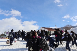 1年生【スキー宿泊学習】1日目　到着