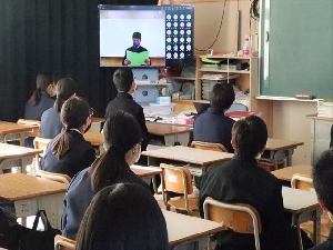 12/23 表彰式及び2学期終業式を行いました ②
