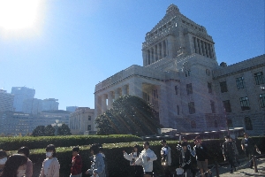 ６年生校外学習（国会議事堂・日本科学未来館）