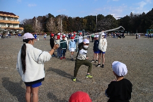 ふれあいタイム（長なわとび練習）