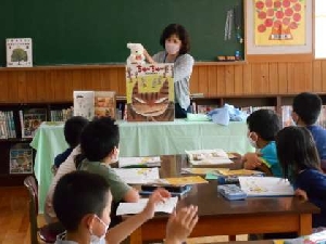 ４月２５日（月）図書館探検