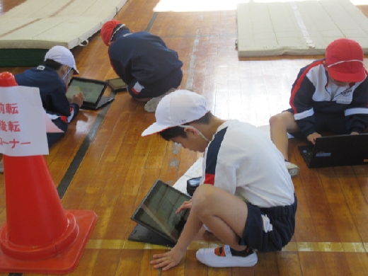 各自が目標に向けて、一生懸命取り組む姿に参観された先生方は感心していました