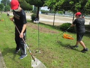 ６月１日(水）　芝の手入れ