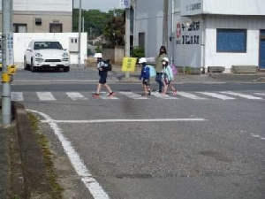 ５月１１日（水）　登校や朝のあいさつ運動