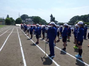 ５月１８日(水）　校庭での練習１