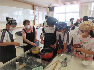 ５年生家庭科　食べて元気ごはんとみそ汁