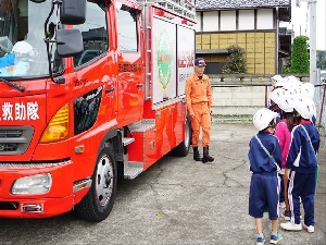 3年生　消防署へ行ってきました