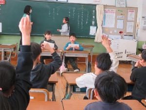 １月２１日　１年生の学級活動「にこにこかいぎ」