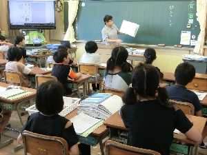 ６月１９日（水）４年生読み聞かせ