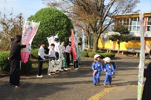 小中連携あいさつ運動（生子菅小）