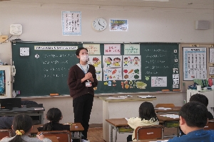 ３年　学級活動「すきなものばかり食べてもいいの？」